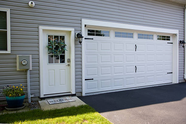 24/7 Emergency Garage Door Panel Replacement experts in Andrews, IN